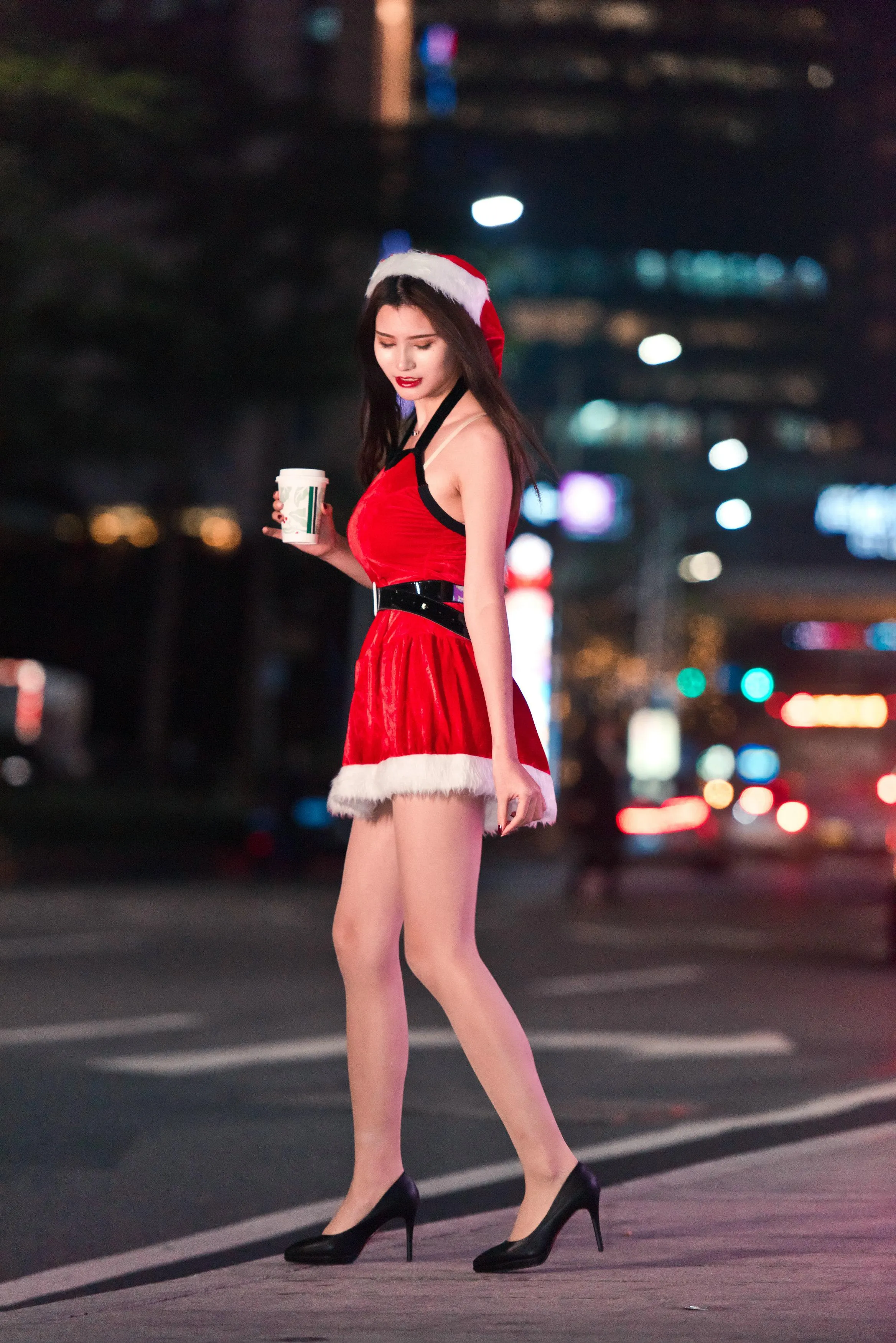 [魔镜街拍] NO.124 寒风中的极品肉丝圣诞美人婷婷 [224P]插图2